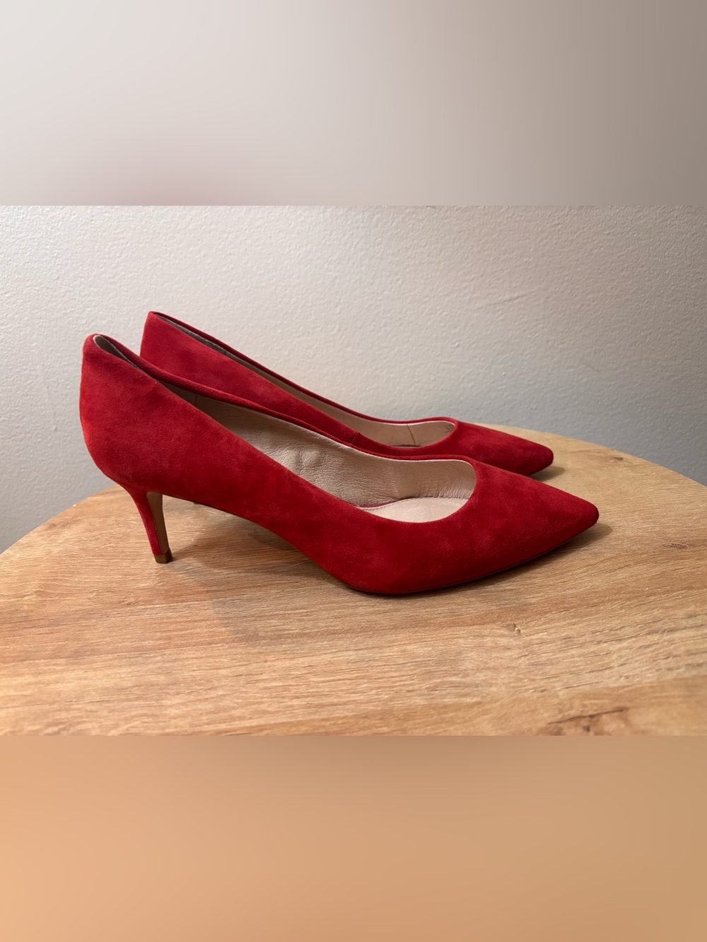 Louise et Cie Red Suede Pointed Toe Heels Size 9.5 - Picture 4 of 6